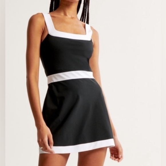 Abercrombie & Fitch Dresses & Skirts - NWT Abercrombie & Fitch Traveler Workout Dress on Color Block